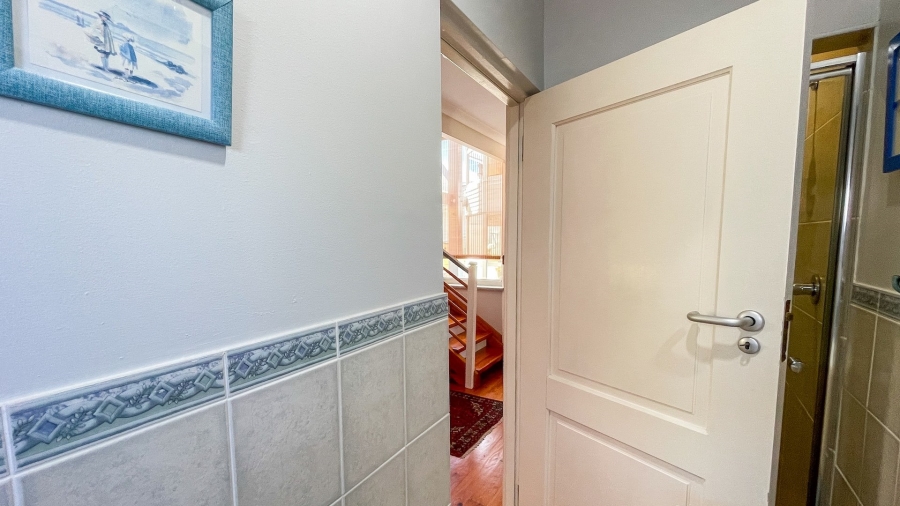 5 Bedroom Property for Sale in Hersham Western Cape